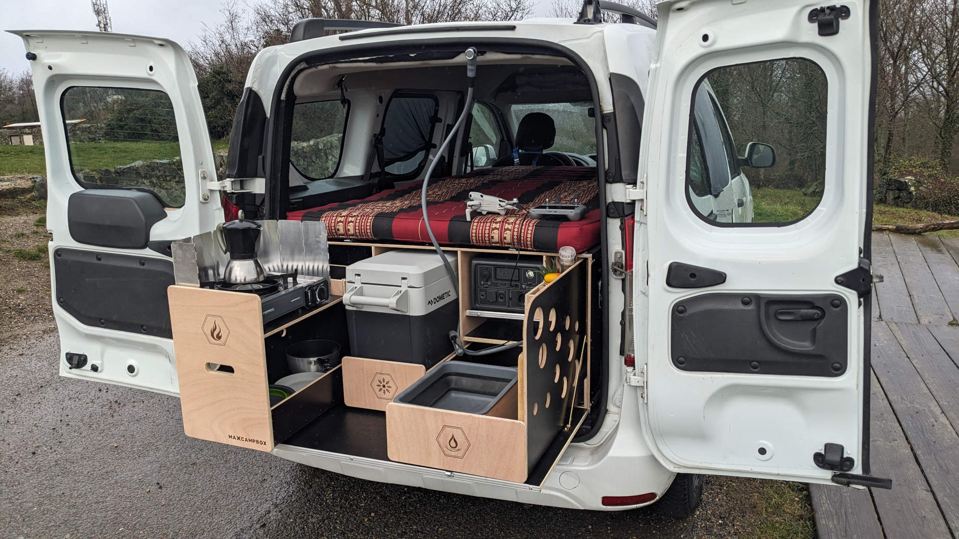 Camping Box  Kit Aménagement Van pour Ludospace et Utilitaire